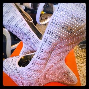 EXTREMELY UNIQUE SHOES